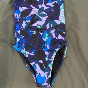 Jolyn “Perry” Fixed-back Onesie Size 28